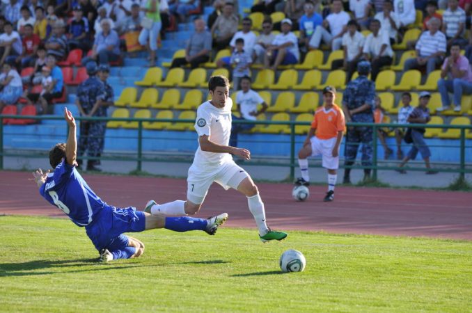 Поможет ли дубль Адамовича (№7) выйти Талгаеву в финал Кубка страны? (фото - fctaraz.kz)