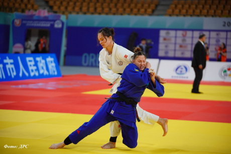 Первая медаль в Ордосе: Эсмигуль Куюлова завоевала «бронзу» ЧА по дзюдо