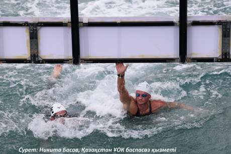 Жағажай Азиадасындағы жүзу: Қазақстан эстафетада жүлдеге бір қадам жетпей қалды