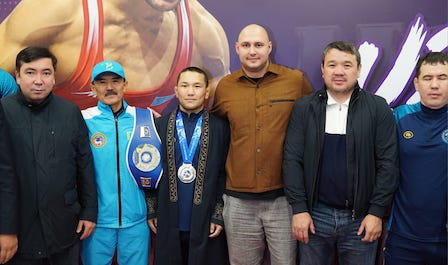 Самоотверженность, характер и золото чемпионата мира: Омар Алиев о победе Мерея Базарбаева
