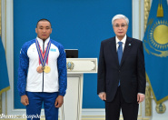 Президент Касым-Жомарт Токаев наградил Ербола Хамитова