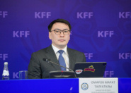 Министр просвещения РК и президент Казахстанской федерации футбола наградили школьников